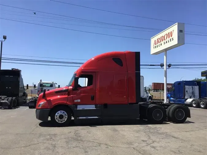 2022 FREIGHTLINER CA126