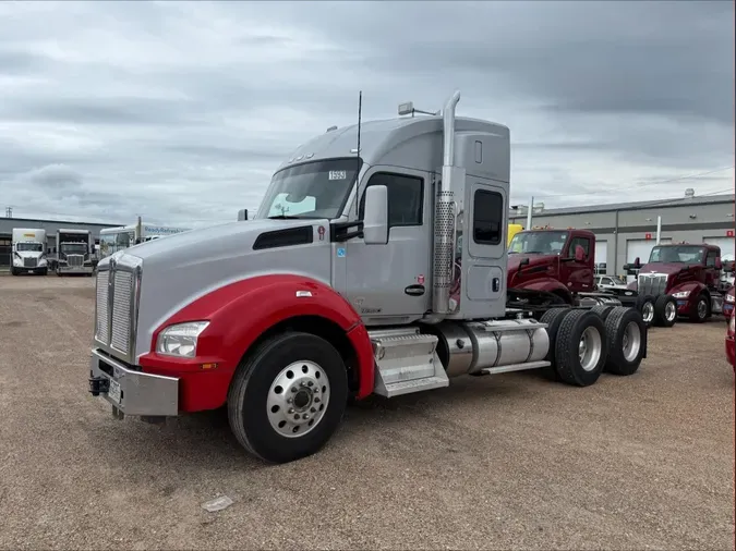 2019 Kenworth T880