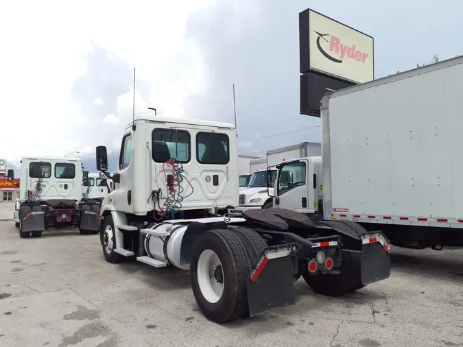 2016 FREIGHTLINER/MERCEDES CASCADIA 113