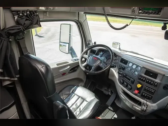 2022 PETERBILT 579