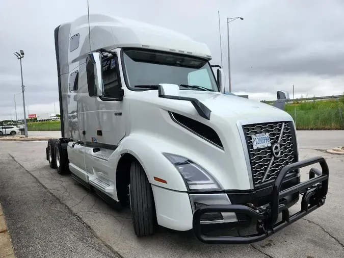 2024 VOLVO VNL64T760