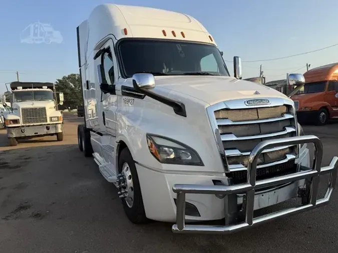 2018 FREIGHTLINER CASCADIA 126