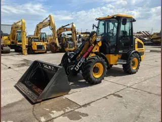 2019 JCB 407 AGRI
