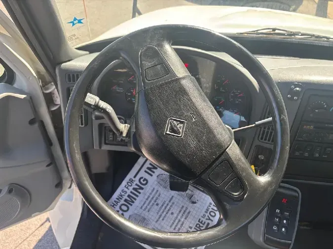 2004 INTERNATIONAL 4400