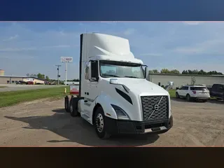 2020 Volvo VNL300