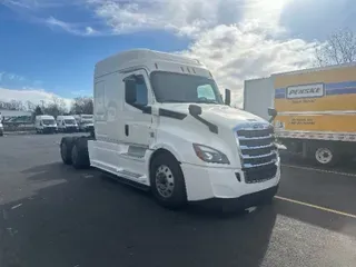 2018 Freightliner T12664ST