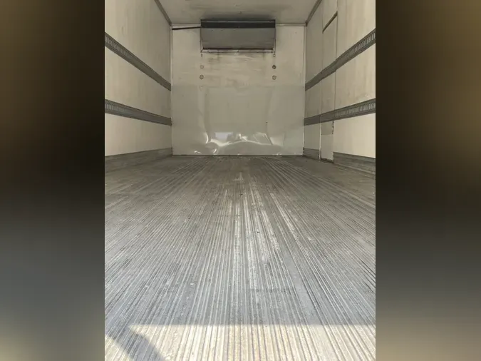 2017 FREIGHTLINER M2 106