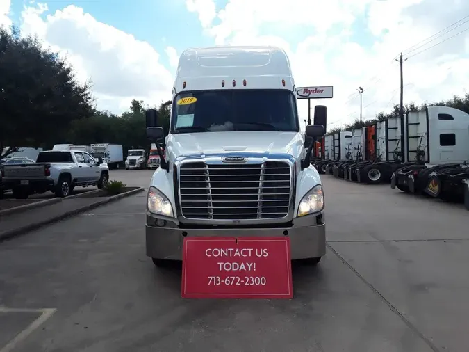 2019 FREIGHTLINER/MERCEDES CASCADIA 125