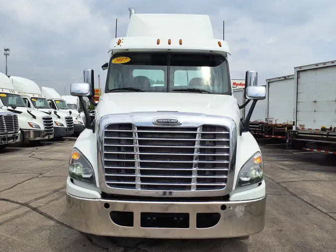 2017 FREIGHTLINER/MERCEDES CASCADIA 125