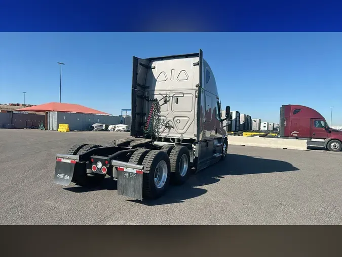 2024 Freightliner Cascadia 126f5115d8c60a4ef1e43beb74ec94b542a