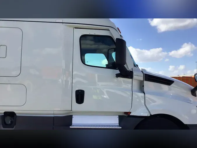 2021 Freightliner Cascadia