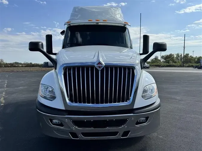 2019 INTERNATIONAL LT