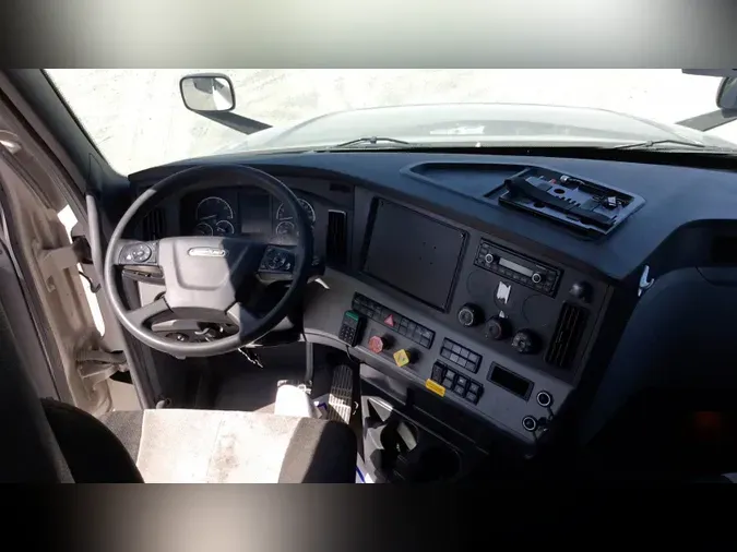 2021 Freightliner Cascadia 126