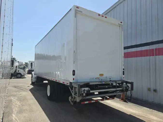 2018 FREIGHTLINER M2 106
