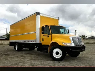 2018 International 4300 SBA 4X2