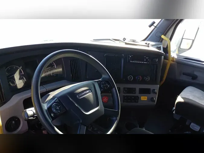2022 Freightliner Cascadia 126