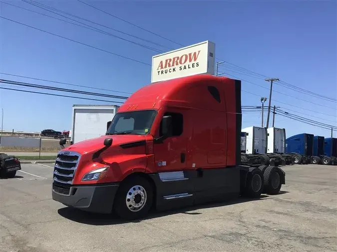 2022 FREIGHTLINER CA126