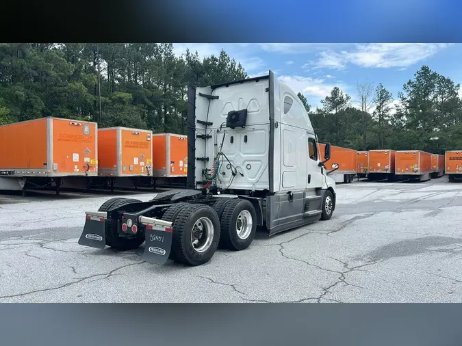 2022 Freightliner Cascadia
