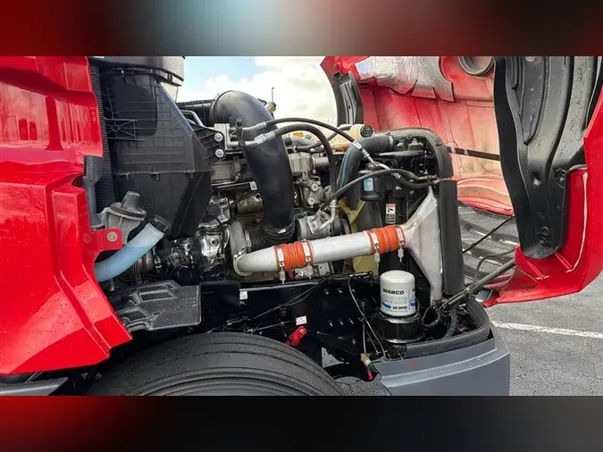 2023 FREIGHTLINER CA126