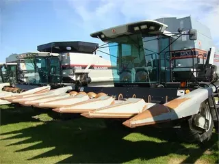 1994 GLEANER HUGGER 630