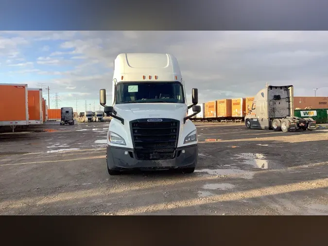 2022 Freightliner Cascadia 126