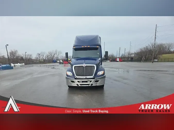 2021 INTERNATIONAL LT