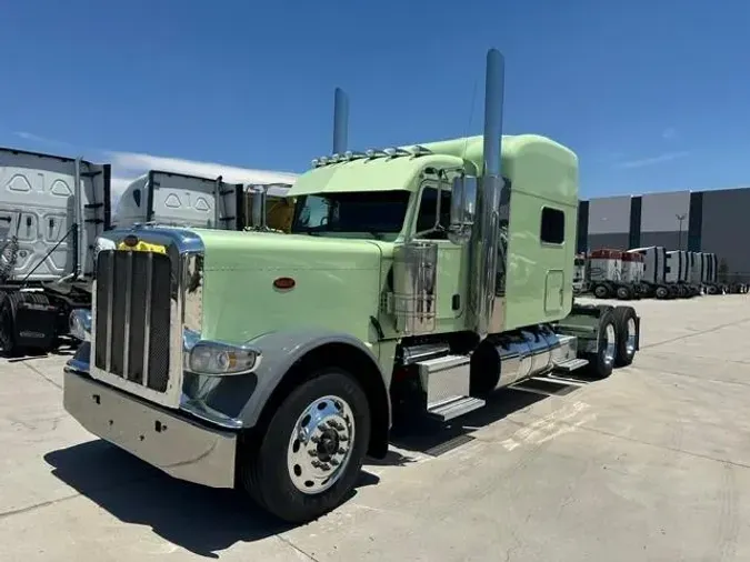 2023 Peterbilt 389