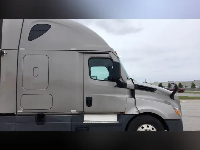 2022 Freightliner Cascadia 126