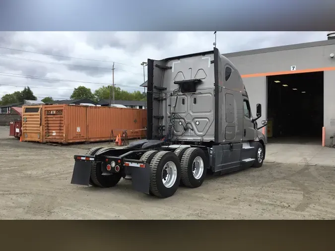 2020 Freightliner Cascadia