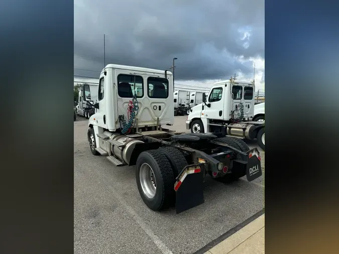 2019 FREIGHTLINER/MERCEDES CASCADIA 125