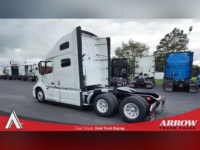 2022 VOLVO VNL760