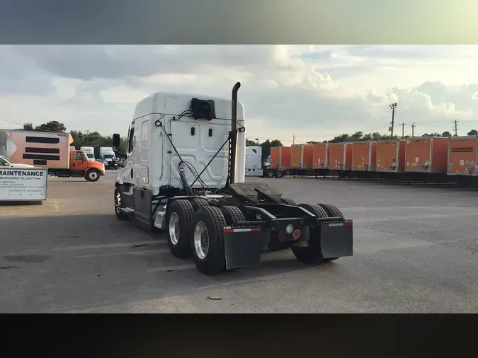 2022 Freightliner Cascadia 126