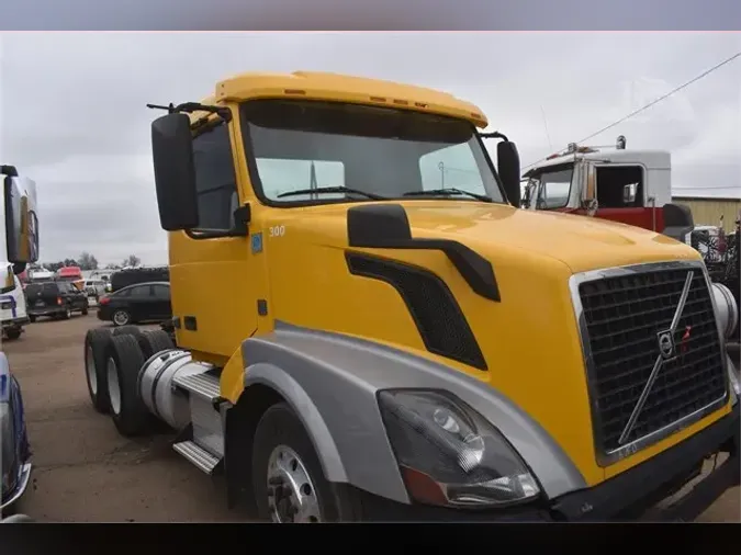 2013 VOLVO VNL64T300f53d9a37d99a861aa27e2954ddec4af8