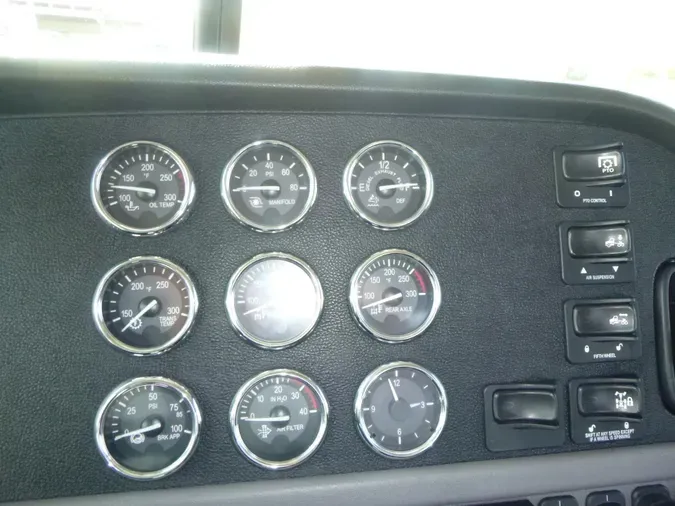 2020 Peterbilt 389
