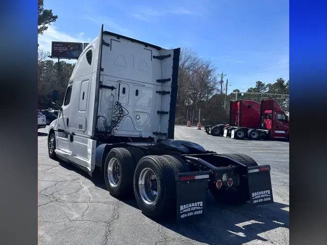 2020 FREIGHTLINER CASCADIA 126