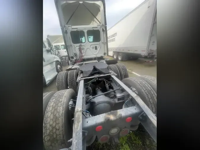 2017 FREIGHTLINER/MERCEDES CASCADIA 125