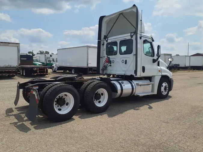 2020 FREIGHTLINER/MERCEDES CASCADIA 125