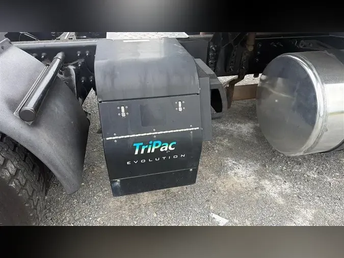 2020 FREIGHTLINER CA126