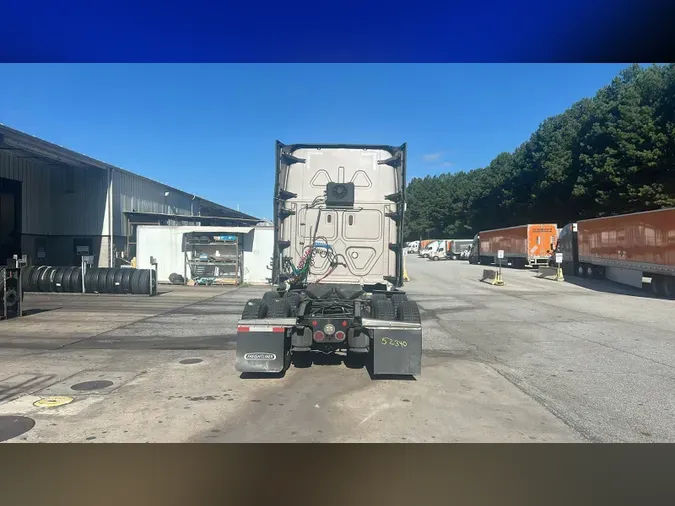 2022 Freightliner Cascadia 126