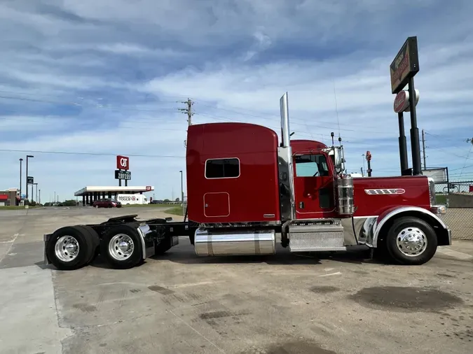 2021 Peterbilt 389