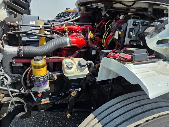 2017 FREIGHTLINER M2 106