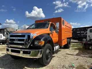 2013 FORD F750 SD