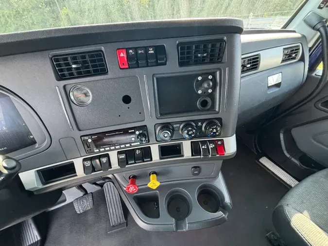 2022 Kenworth T680f5583c6ecf845804e46e8d7b885ddf04