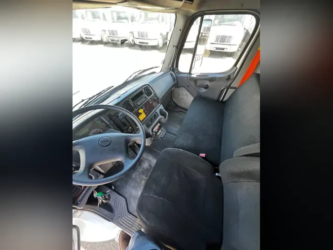 2016 FREIGHTLINER/MERCEDES M2 106