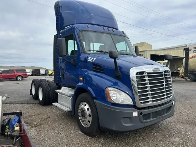 2018 FREIGHTLINER CASCADIA 113