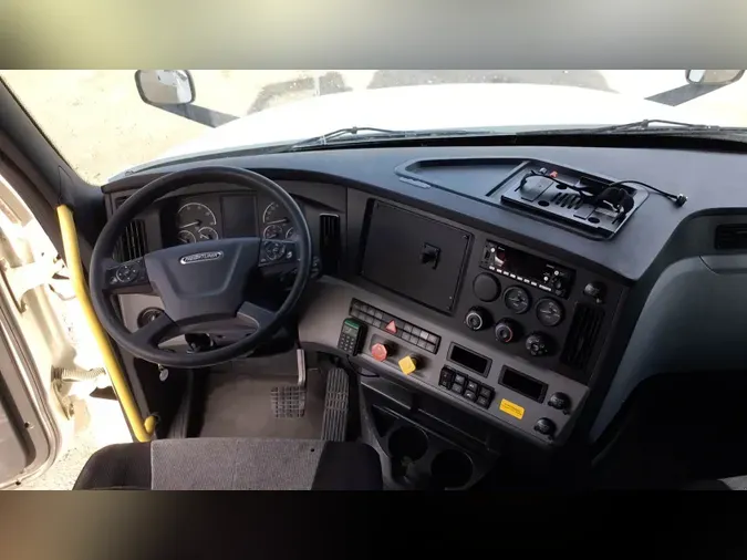 2022 Freightliner Cascadia 126f55b7f63d77846bde5c176ff855f1870