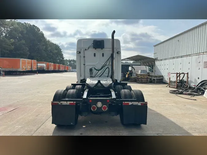 2021 Freightliner Cascadia 126