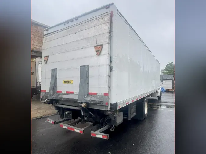 2018 FREIGHTLINER M2 106
