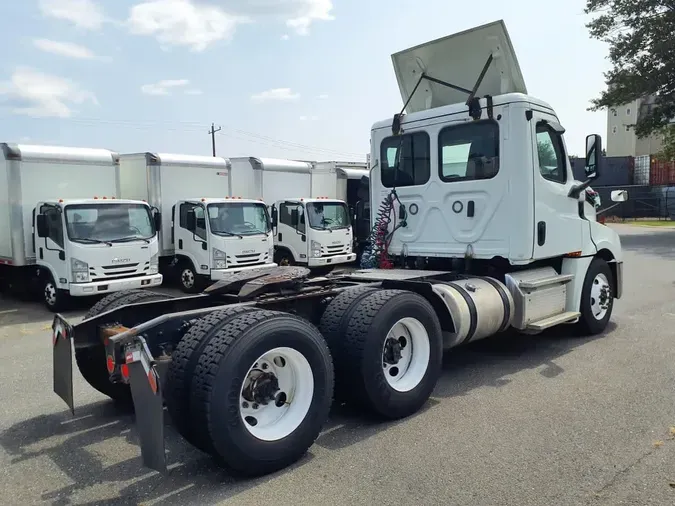 2019 FREIGHTLINER NEW CASCADIA PX12664
