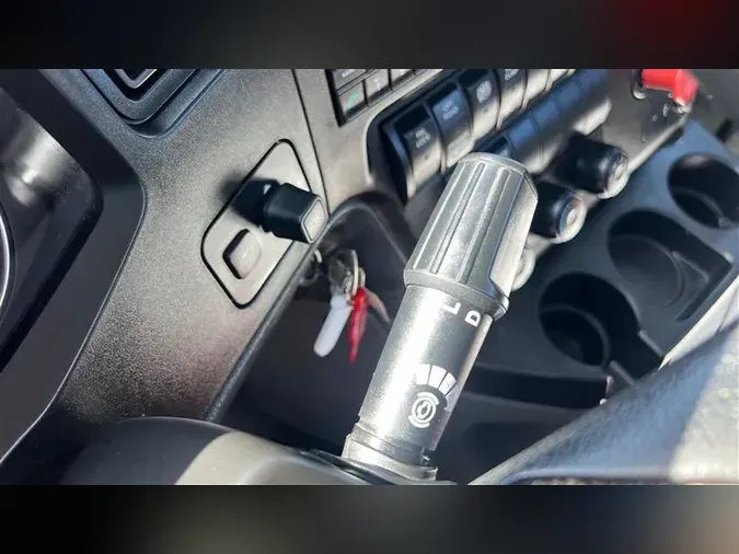 2021 INTERNATIONAL LT